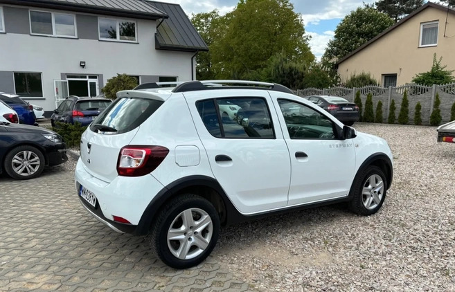 Dacia Sandero Stepway cena 25900 przebieg: 211000, rok produkcji 2015 z Łosice małe 379